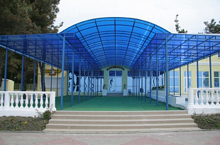 Сотовый поликарбонат Berolux 10мм синий 2,10x12,00