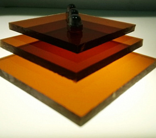 4 мм терракот монолитный поликарбонат NOVATTRO GUARD2,05*3,05